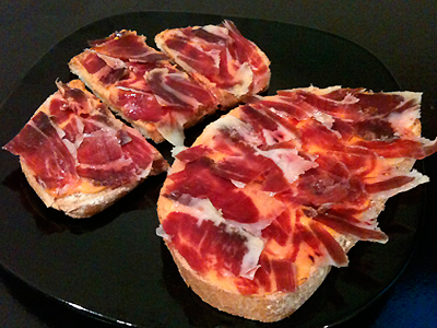 tosta_salmorejo_jamon